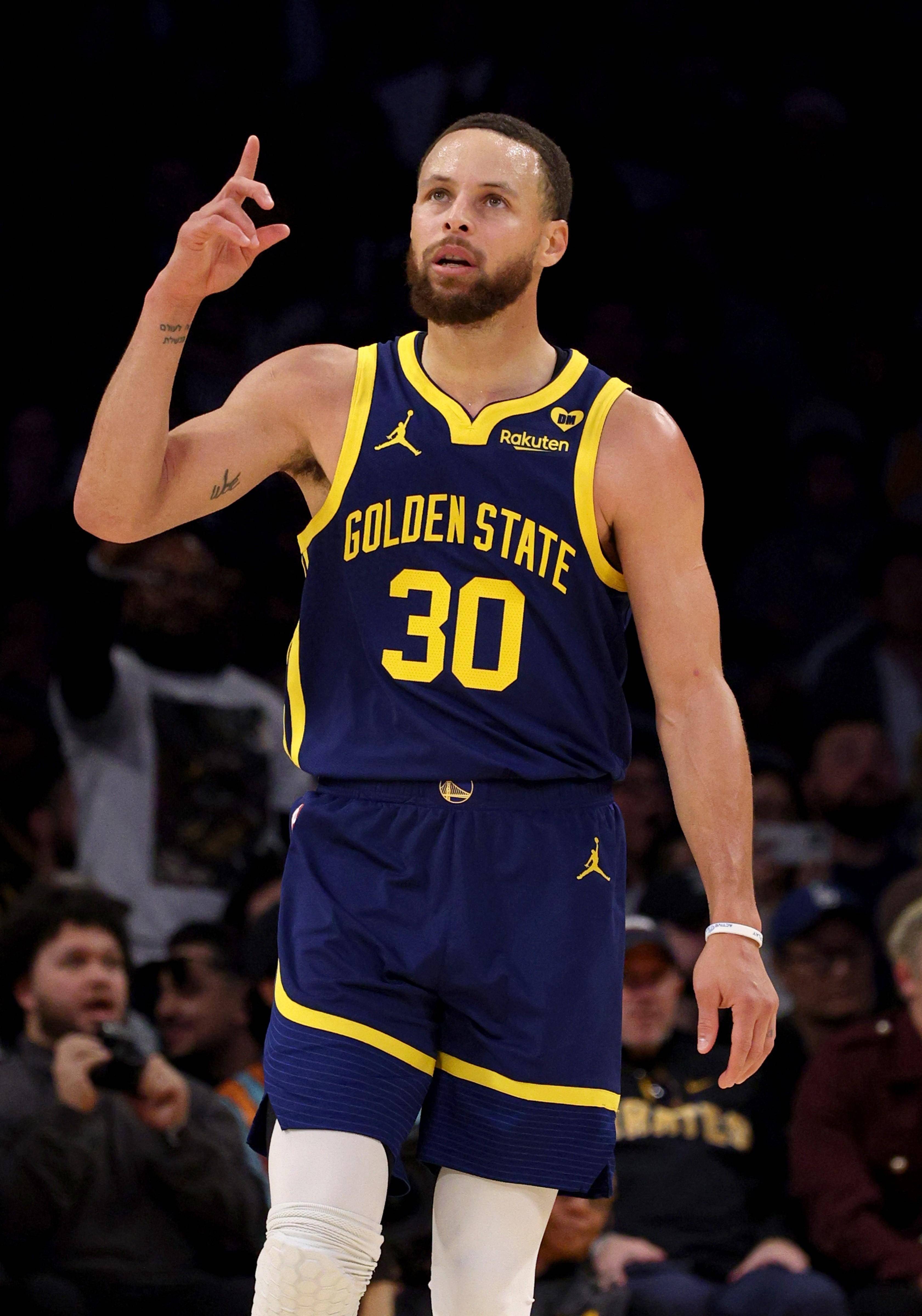 球员更多的 球员更多的